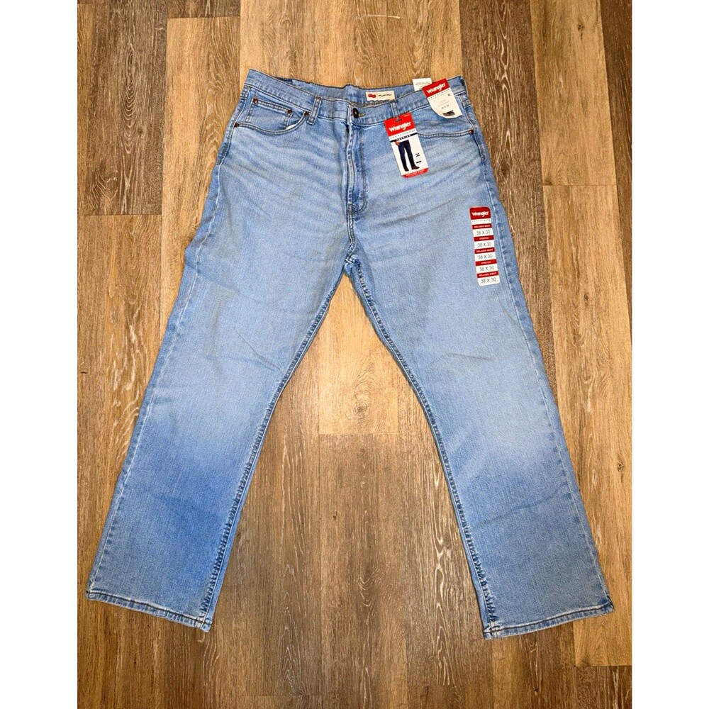 Wrangler Men's Light Wash Straight Regular Fit Stretch Denim Jeans 38x30. SKU-19